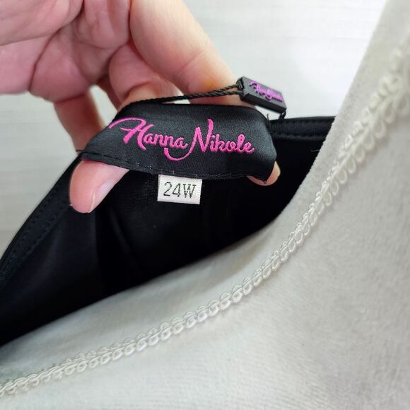 Hanna Nikole Black High Low Short Sleeve Blouse Size 24W - Picture 4 of 11